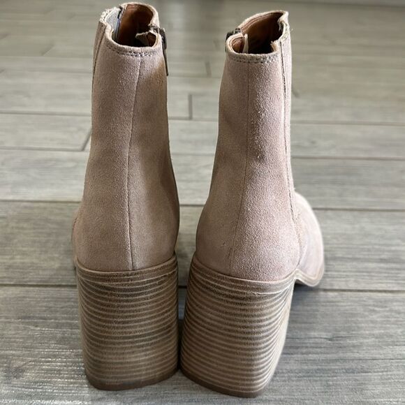 Andre Assous Naia Square Toe Water Resistant Ankle Booties - Picture 10 of 13